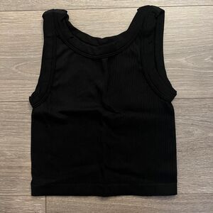 black ribbed cropped tank top